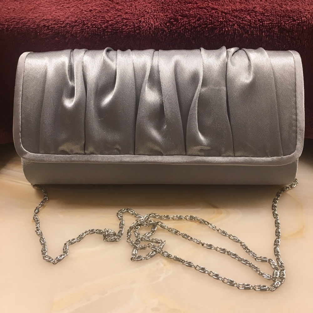 Grey/Silver Clutch